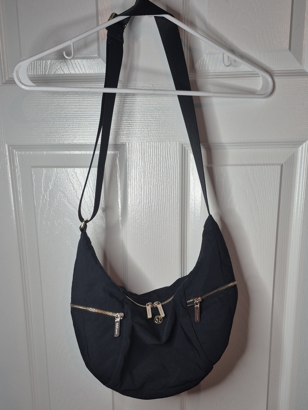 🍋 Lululemon Slouchy Sling Bag Black / Gold